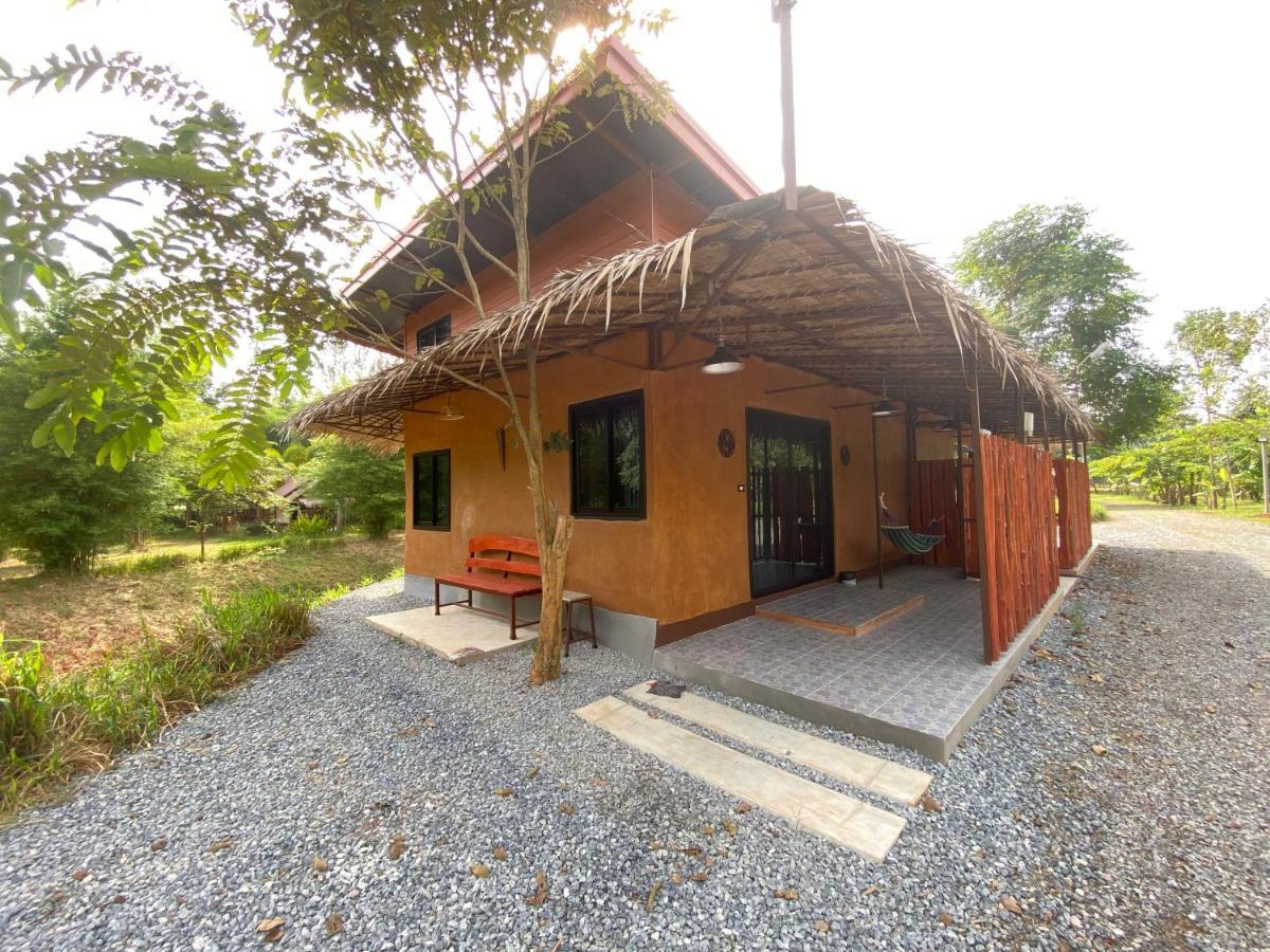 Baan Nork บ้านนอก Bauernhof *