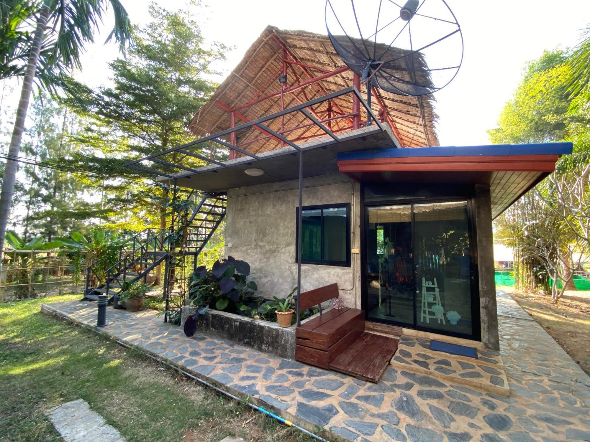 Baan Nork บ้านนอก Bauernhof *