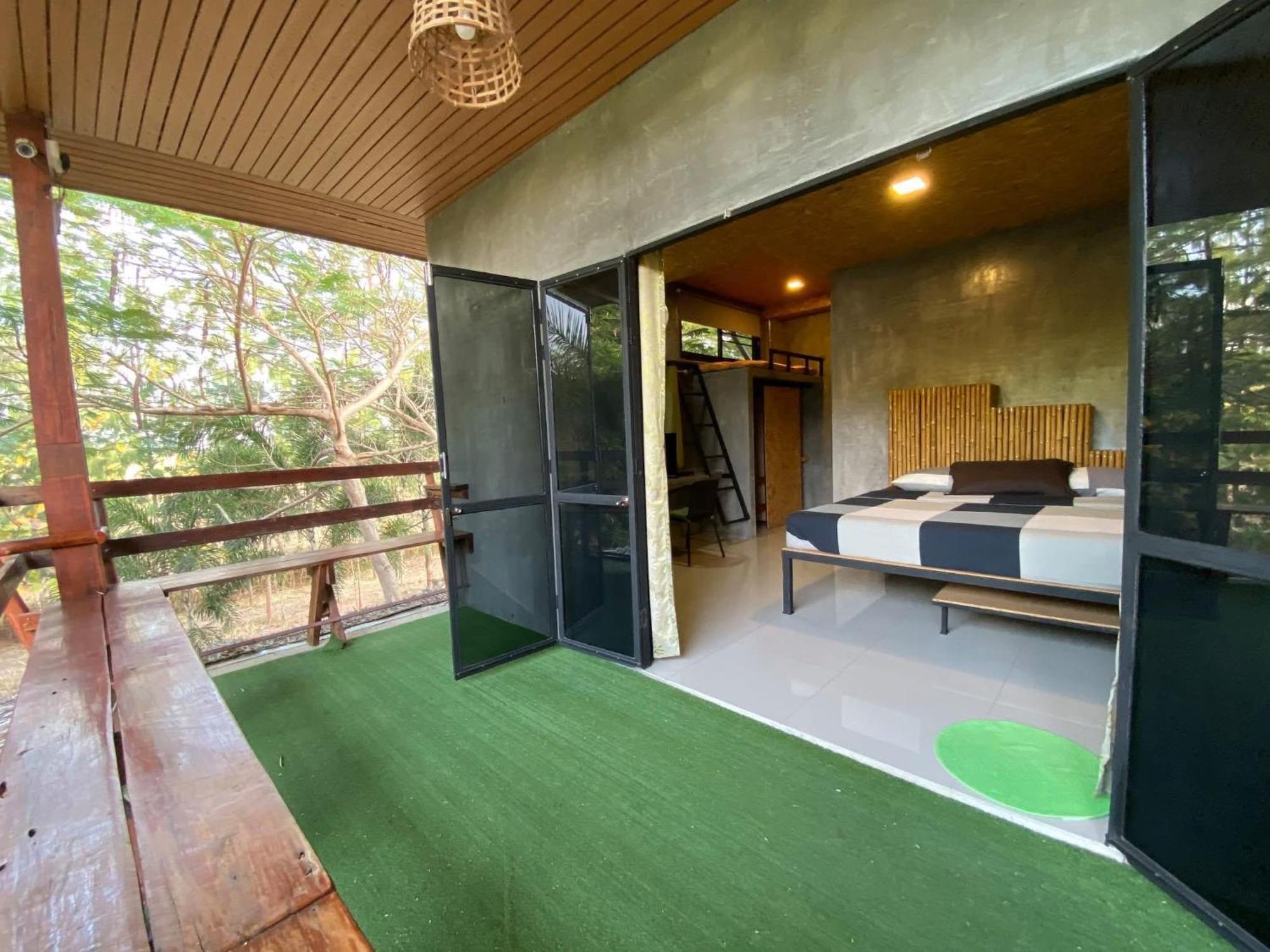Baan Nork บ้านนอก Bauernhof