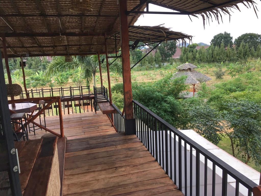Baan Nork บ้านนอก Bauernhof Nong Nam Daeng